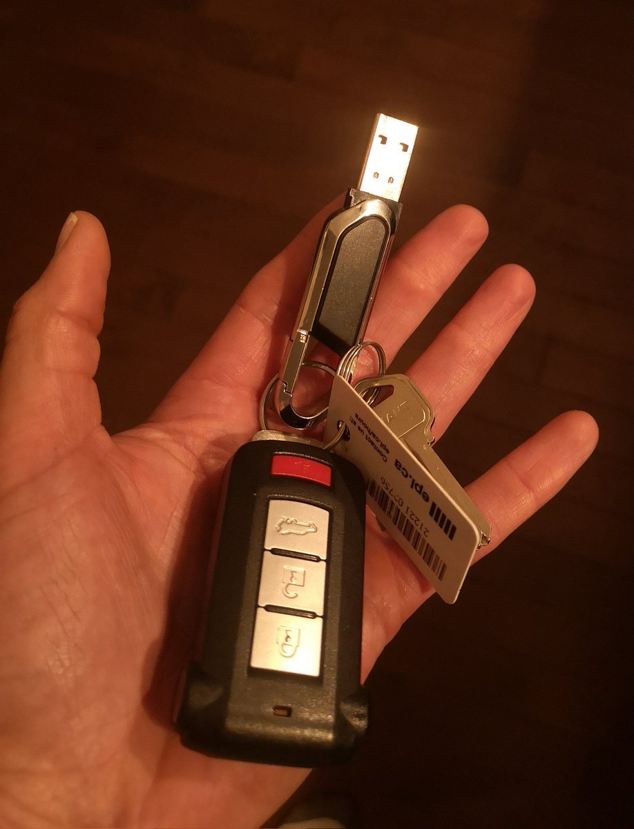 assistachief's tweet photo. People forget these as part of their emergency go bags... Now is the time to fill memory sticks and keep them on you. 

Mine has copies of my ID, passport, important documents, writings, family photos, wedding pix, etc. 

#Wildfires https://t.co/f4ouyDMjVI