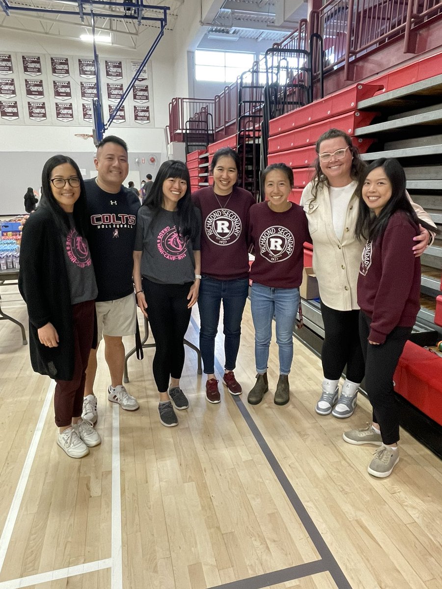 RichmondColts's tweet photo. Such an amazing team of students and staff who welcomed our incoming Grade 7 students today. Welcome RHS grad class of 2028! Check out highlights at https://t.co/ZqlNbIY0P9
#FutureColts
#WelcometoHighSchool
#FutureLooksGood😊 https://t.co/GNu96VGyAM