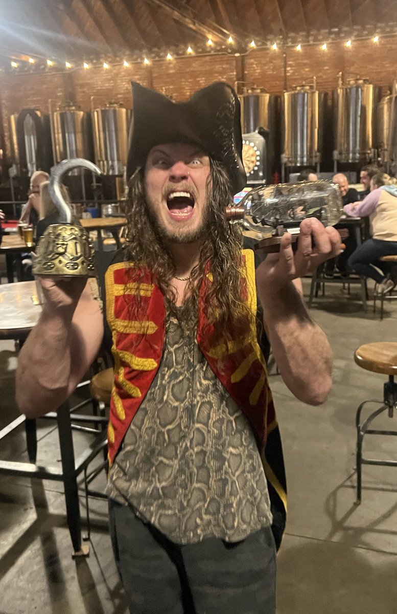 JANELABABY's tweet photo. I AM THE CAPTAIN NOW! 10 years in the making for me, Thank you @HOODSLAM ARGH! https://t.co/1y7YcbbLJf