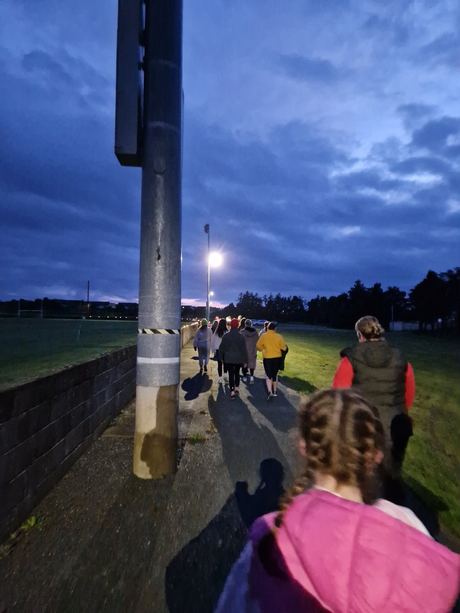 RonanKing19's tweet photo. #darknessintolight2023
@clogherheadrocks
@DreadnotsGFC 
Beautiful morning for an early morning walk to see the sunrise over the head. So calm and peaceful even the 🕯 kept her lit!  Great to see so many young people taking part.😊👏👏 https://t.co/l6eNL85frS