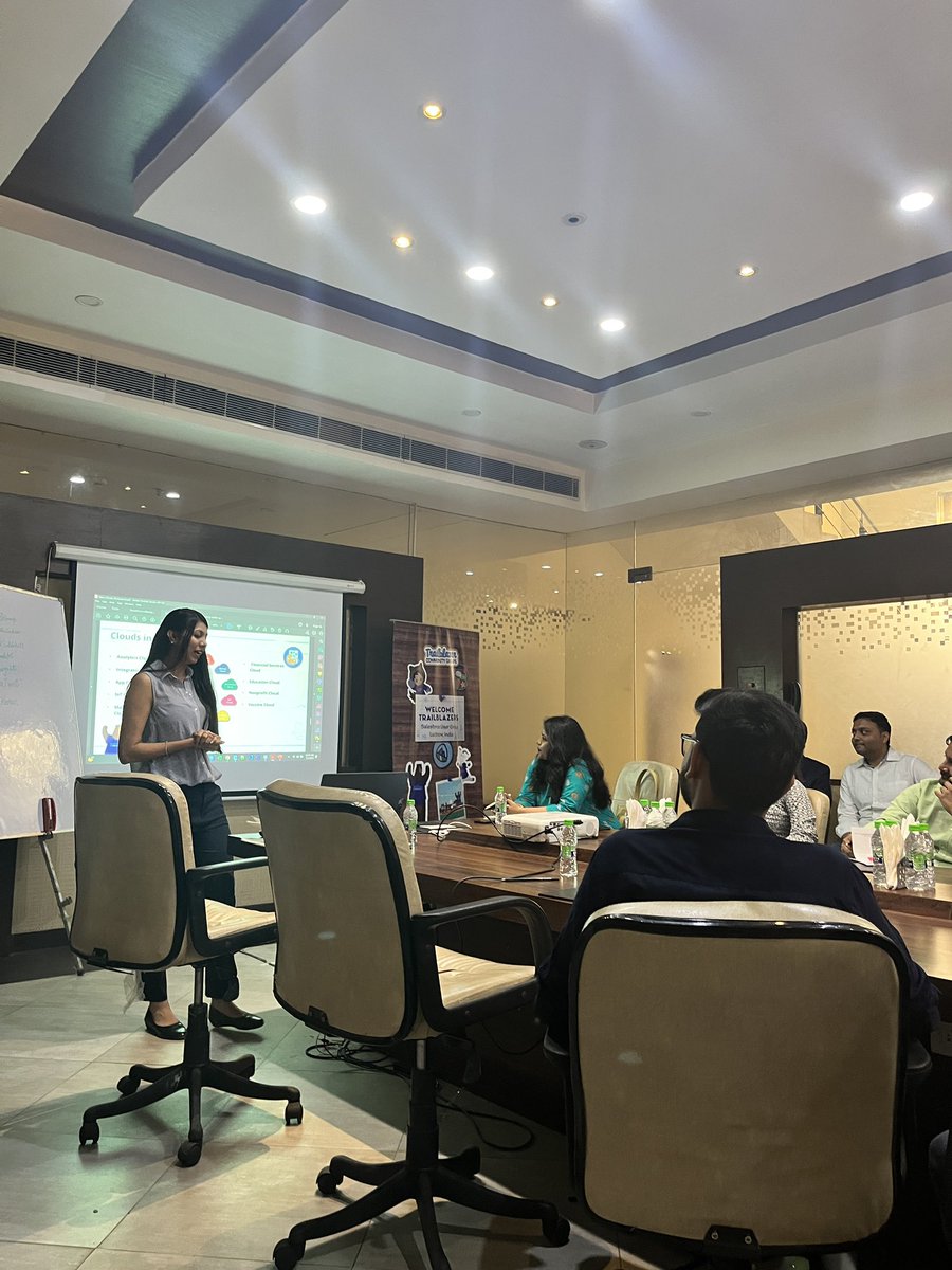 Our first speaker @NehaJanoti explaining about different clouds in salesforce.
@LucknowSfGroup @SFDC_DG_Lucknow @faisalsiddiki21 @MePradipS @malhargupta @akaHeman
