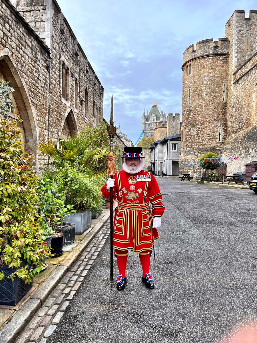 Ex-Beefeater402 tweet media