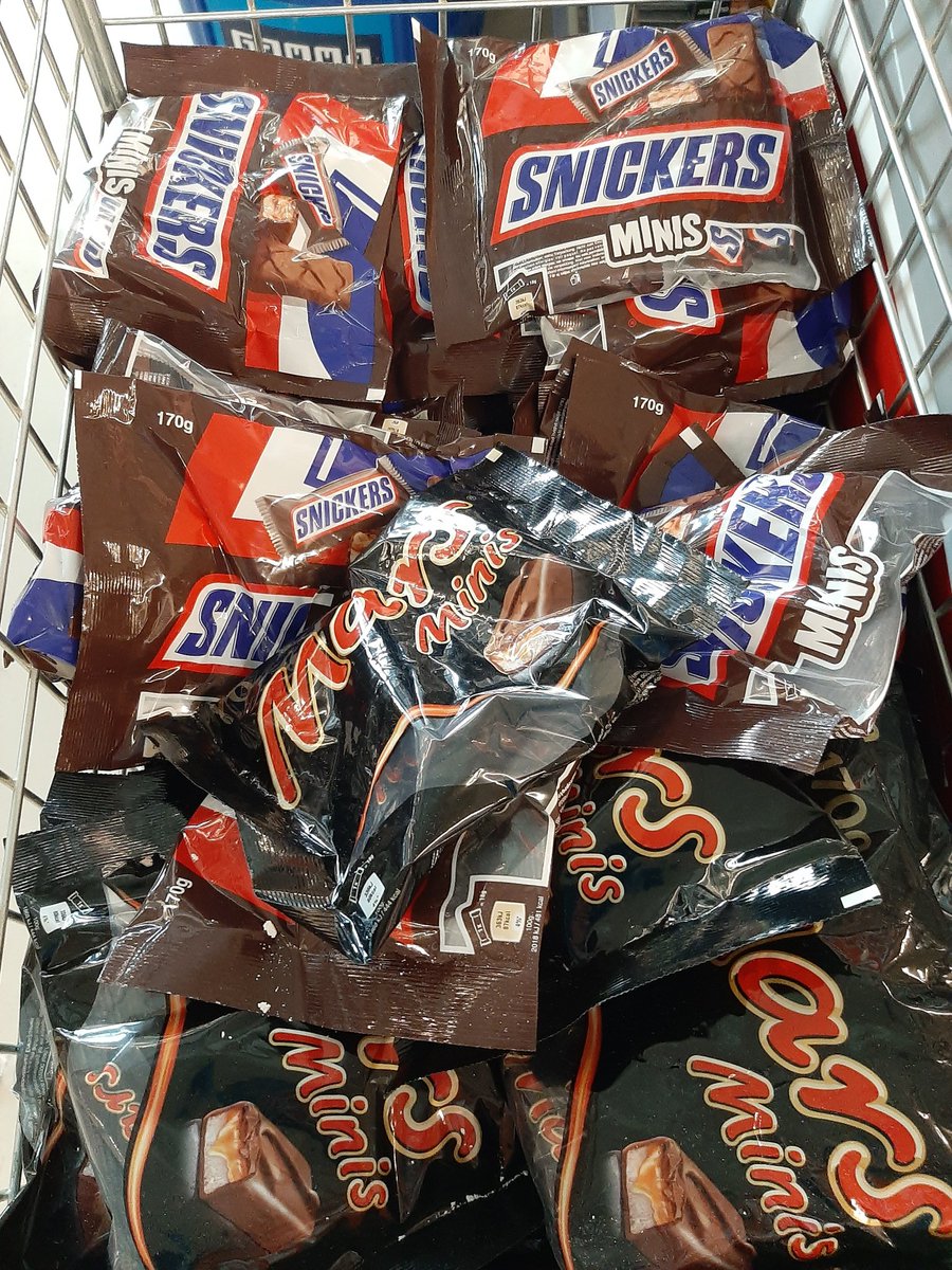 Wat vier jij vandaag? #naakttuinierendag #bellenblaasdag of #antidieetdag. Je kan voor alledrie bij ons terecht, maar in geval van de eerste stellen we het wel op prijs als je even iets aantrekt🤪