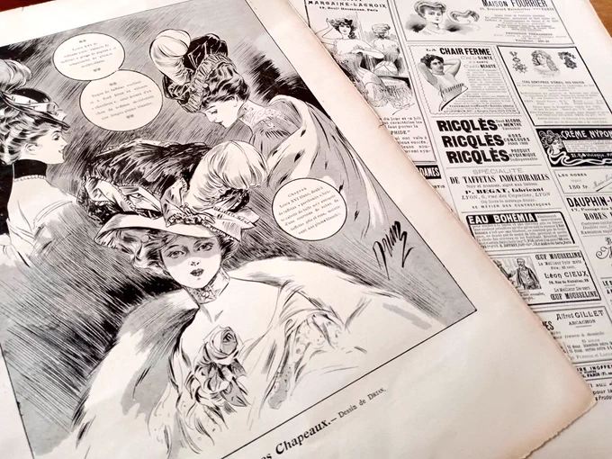 アンティークショップでゲットした昔のフランスのファッション誌2ページと薬入れ