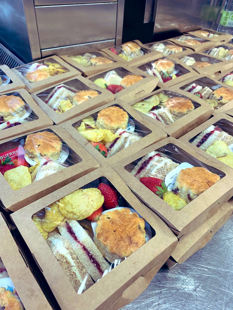 fernsacademy's tweet image. Our NET catering team are amazing. Coronation lunch fit for a king 👑 @NorthernEdTrust  #TeamNET #WeareFerns