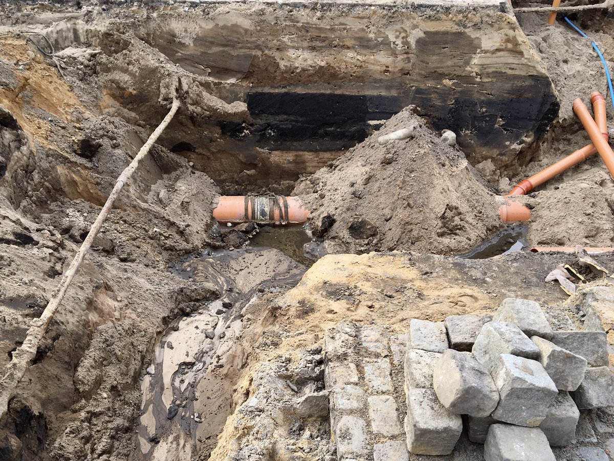 ElPatagones's tweet photo. @school_of_arch Definitely, no way to walk past an open pit without sneaking a peek 🤓 These are Holocene coastal deposits below the city of Ribe in Denmark. https://t.co/cwbAFIN46G