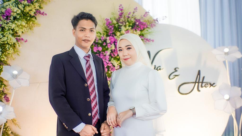 niyaaaf's tweet photo. @ohmybeautybank Makeup akadku simple bangettt, karna resepsinya besoknya wkwk https://t.co/fbWfhTgcmB