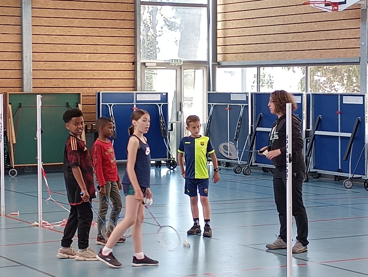 La rentrée 2023 se prépare avec les tests des Section Sportive Badminton et atelier Football. Nos futurs 6° construisent leur parcours sportif, scolaire.Merci profs EPS, éducateurs du <a href="/MYF_Foot_03/">Moulins Yzeure Foot</a> pour l'engagement auprès des élèves.
<a href="/acclermont/">Académie de Clermont-Ferrand</a> <a href="/Allierdpt/">Allier Département</a> <a href="/DSDEN_03/">DSDEN Allier</a> <a href="/unss_03/">UNSS Allier</a>