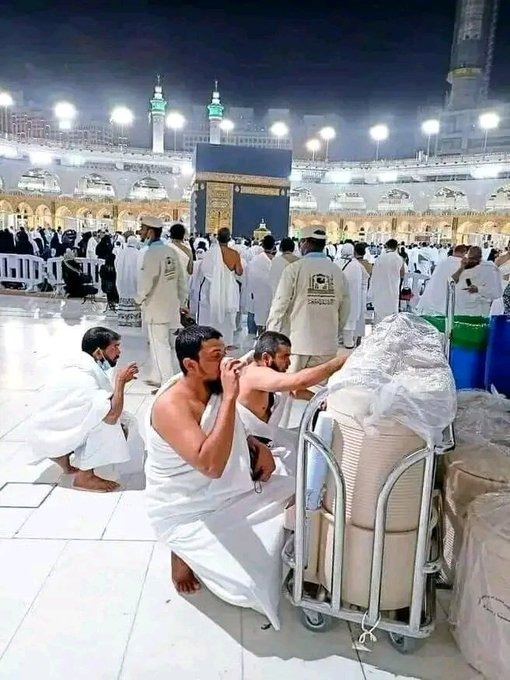 Islamic_Thinks's tweet photo. Ya Allah allow any Muslim in this world to visit Makkah and madina  to perform hajj and umrah very soon insha Allah. ameen 🙏 https://t.co/7rtZkjvqML