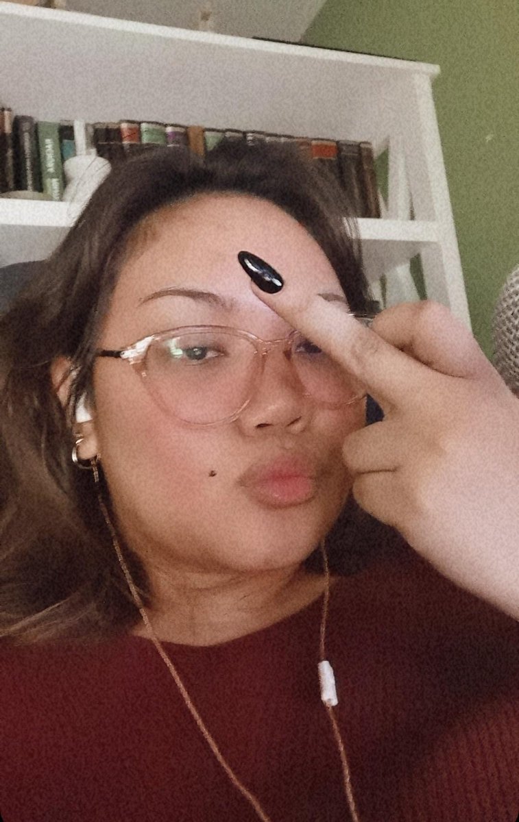 _AlexSabio's tweet photo. the nails match the attitude https://t.co/sKkBtXJkTD