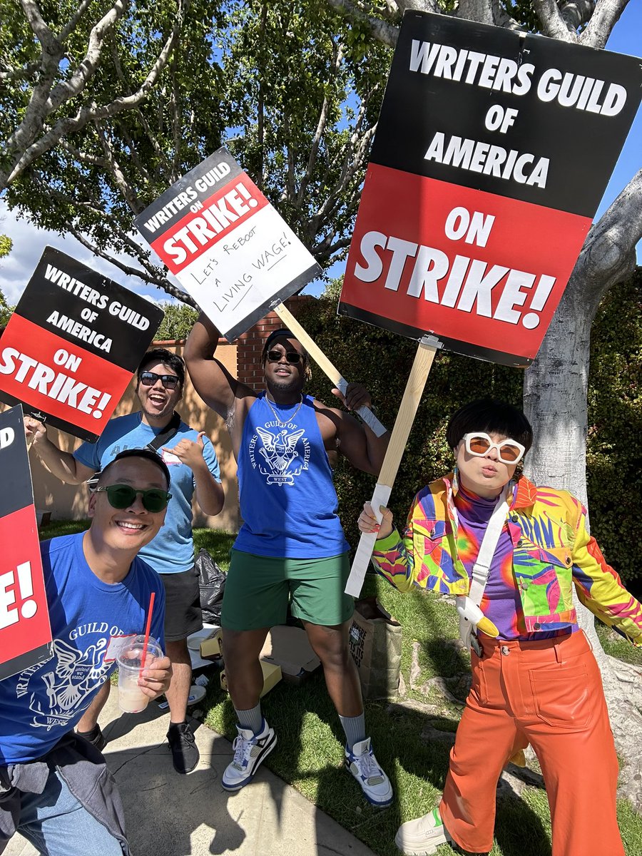 AtsukoComedy's tweet image. The former cheerleader in me came out today. Supporting my WGA siblings today #WGAStrong