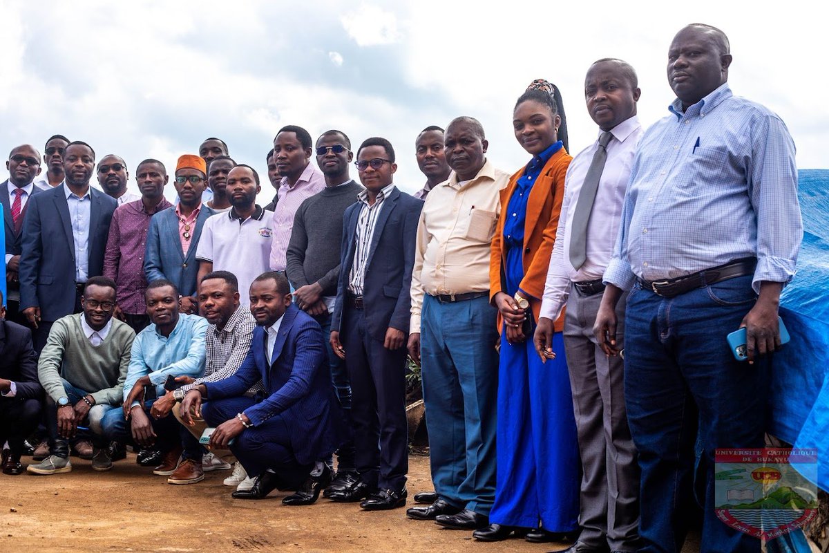 CegemiUcb's tweet image. matériaux, @BossissiNkuba et al (6) travail décent en construction et matériaux, @SaraGeenen1 et al (7) défaut de construction et erreurs d&apos;aménagement, @ZahindaFranck et al (8) Connaissance architecturales locales, @OlivierIgugu. 🙏travail d&apos;équipe! 🙏collaboration des acteurs!