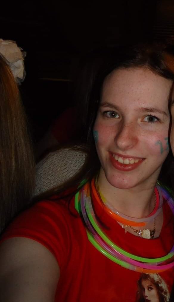 Ruth_Rotherham's tweet photo. Long live 13's, hand hearts and the first time I saw @taylorswift13 live on the Speak Now Tour. I had the time of my life, with you. #SpeakNowTV #speaknowtaylorsversion @taylornation13 https://t.co/57LCoWqg73