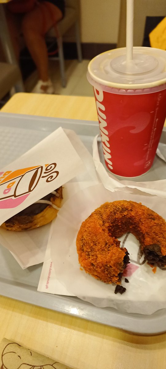 BinnieMoon3's tweet photo. Hindi ko alam kung alam nung barista na bitter ako eh  apaka tamis ng iced coffee!! 
#Dunkin https://t.co/GKiVV3P7qU