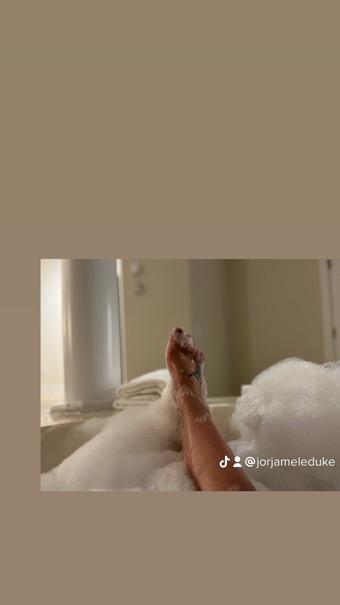 JorjamdD's tweet photo. Bath time 

#OFMissDuke https://t.co/UhrzSPqpXb