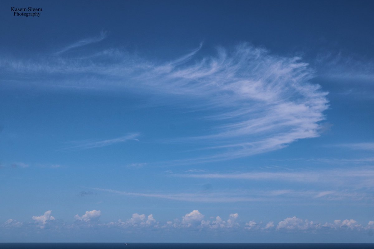 Good morning 📸☕️🍀

#rareclouds #cloudscape #cloudstagram #skylover #oceanview #seascape #naturephotography #naturelover #amazingview #breathtaking #serenity #tranquality #beautyofnature #mothernature #earthpix #wanderlast
