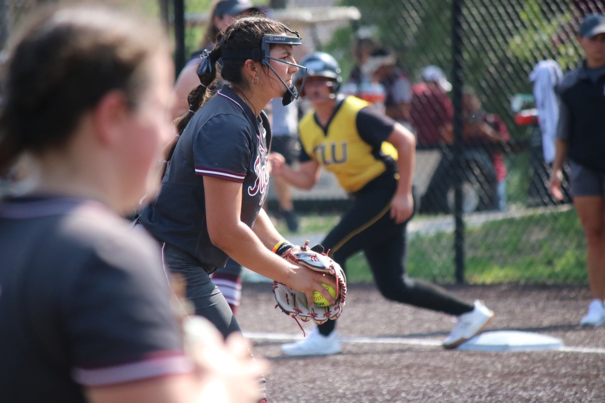 SCAC_Sports's tweet photo. 📸| First Inning Flicks!🥎

🖼️| https://t.co/sttS8ier5d

#SCACPride | #SCACChamps | #SCACSb | #d3softball https://t.co/CKGouwkWLv