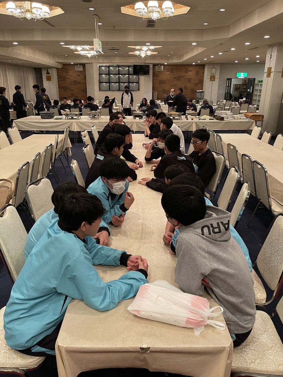 BCEvolution1's tweet photo. 長野カップに参加しました。優勝をかけた最終試合で男女とも惜しくも負けましたが、得るものはとても大きい！3日間バスケ三昧。みんなで色んなことを話し合い、バスケだけでなく様々なことを学びました。主催者の皆様、そして様々な面でお手伝い頂いた保護者の皆様ありがとうございました。#Evolution https://t.co/f2FY0GNAf1