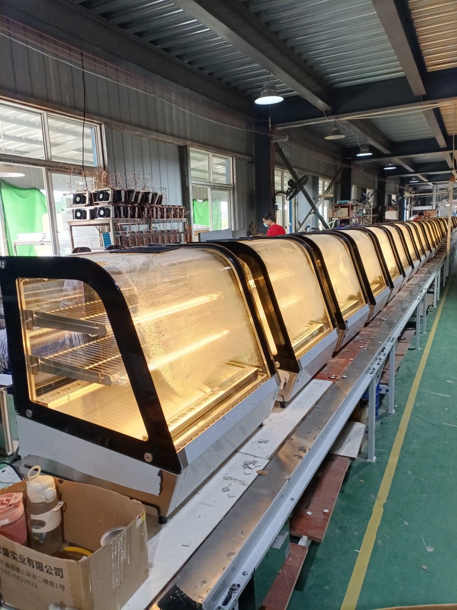 CCEquipments's tweet photo. Food display showcase on testing before packing for delivery.
#foodfresh #fooddisplay #foodwarmer #buffetdisplay https://t.co/SmIXl3USwN