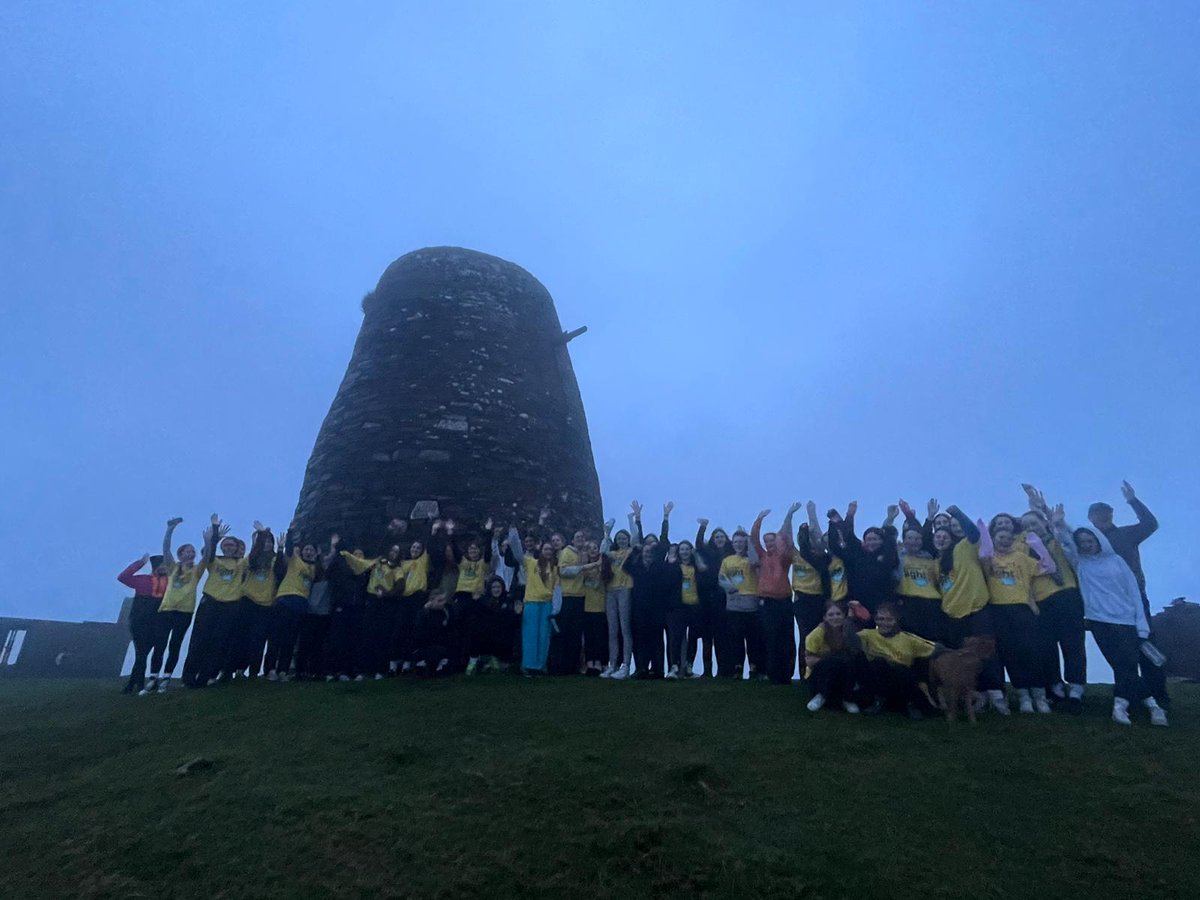 colaiste_ide's tweet photo. Éirithe go luath maidin inniú ag tabhairt tacaíocht do @pietahouse #darknessintolight2023 #coláisteíde #andaingean #dorchadasgosolas https://t.co/ArUVSjFE90