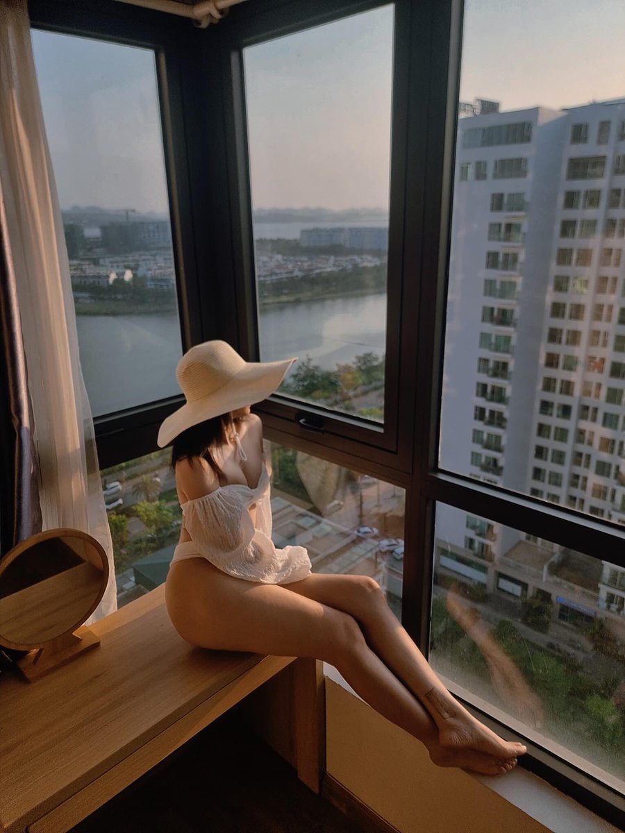 phuongdilon's tweet photo. Ng ta nói phụ nữ đẹp nhất trog mắt kẻ si tìh
Còn e đẹp nhất khi quỳ dưới a https://t.co/2RUA5RHUmw
