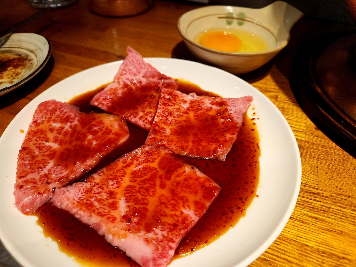 blackcurrent111's tweet photo. 【定期】炭火で焼き肉が食べたい https://t.co/XWYpojHgUv