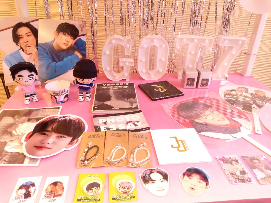 Juno_0814_hera's tweet photo. ATM...
#bambam1a #Bambam #JJP #colorfulcafe #GOT7 https://t.co/AwRqA6XlvO