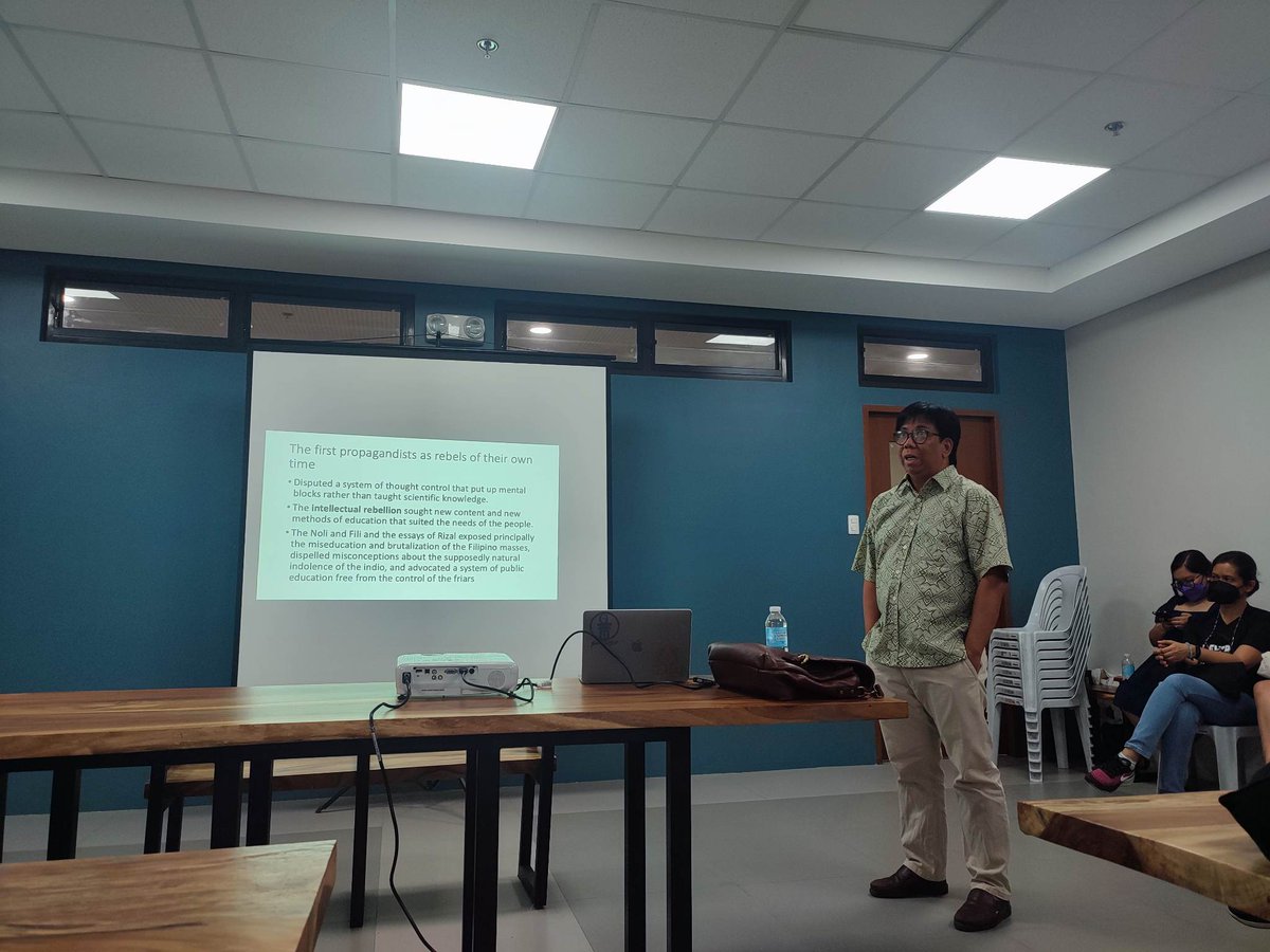 CONTEND_UP's tweet photo. Dr. Francis Gealogo and Prof. Jose Monfred Sy discuss the teachers' and propaganda movement in the afternoon parallel sessions of the Prof. Jose Maria Sison Lecture Series.
#KaJomaLives
#JMSStudyMovement https://t.co/KSWdUhTsAN