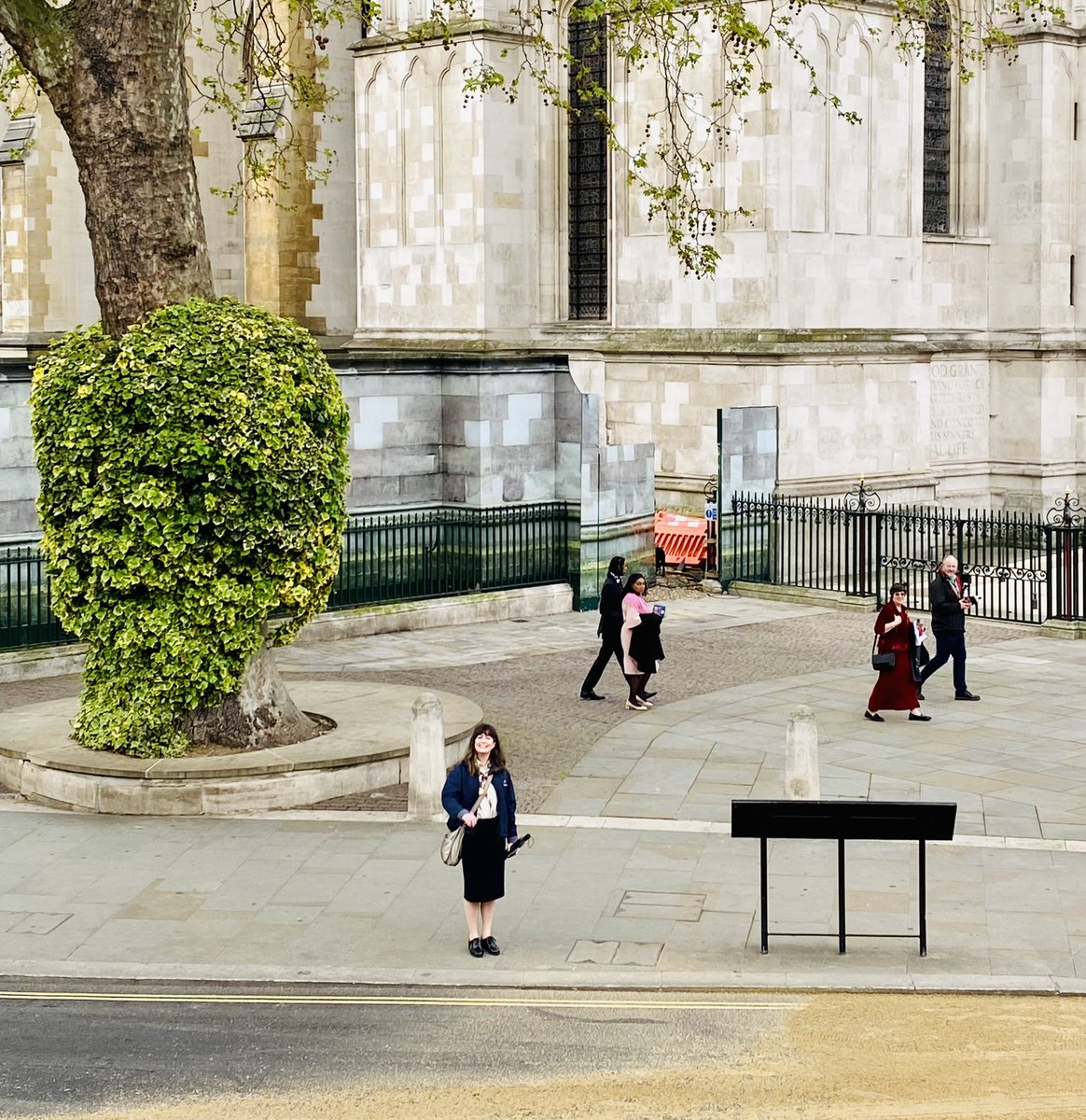 Chief Commisioner of <a href="/ScoutsCymru/">ScoutsCymru</a>, Rhian Moore arrives for the Coronation