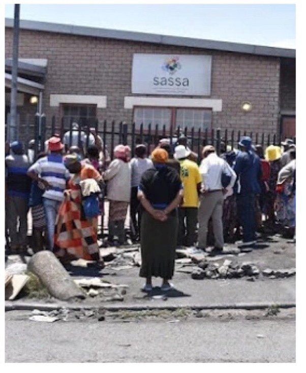 good_heavens00's tweet photo. 3)
The country is being systematically destroyed. It's time for people everywhere to remove the blinkers.
#DoTheRightThing2024
#RemoveANC2024
#SaveSA2024 https://t.co/udUUDxx3eQ