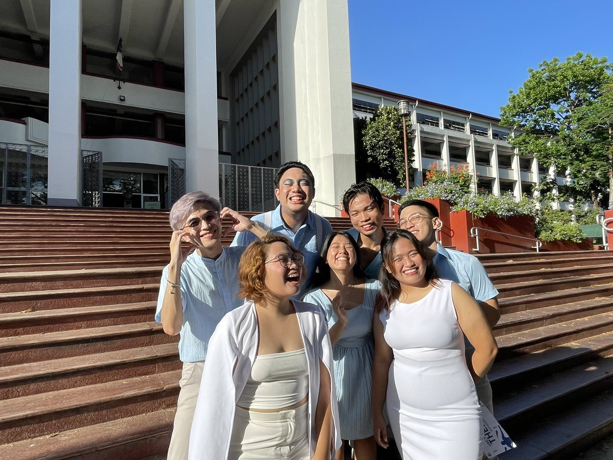 yoo_jiez's tweet photo. First week of F2F campaign: ✅

Maraming salamat sa lahat ng iskolars para sa bayan na nakikanta (sa taglines), nakinig, at makikilahok ngayong USC elections. 

See you next week, UP!

#KasamaKaSaPagbabago https://t.co/EZ0ScLzcGN