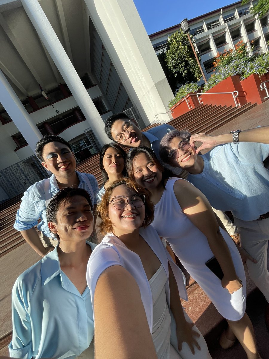 yoo_jiez's tweet photo. First week of F2F campaign: ✅

Maraming salamat sa lahat ng iskolars para sa bayan na nakikanta (sa taglines), nakinig, at makikilahok ngayong USC elections. 

See you next week, UP!

#KasamaKaSaPagbabago https://t.co/EZ0ScLzcGN