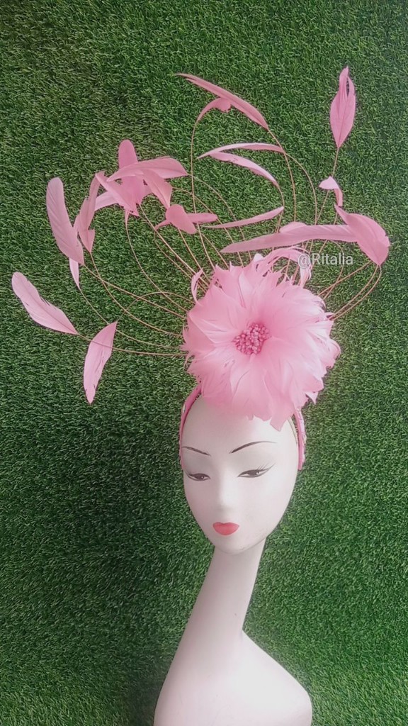 CraftRitalia's tweet photo. Ritalia Percher Headpiece ,We Design In Your Preferred Colors/Styles.
#fascinator #headpiece #Coronation #KingCharlesIII #KingsCoronation #weddingfascinator #fashiondesigner #millner #portharcourtmilliner #Nigeriamilliner #coronationfascinator https://t.co/yS7I6E2cB3
