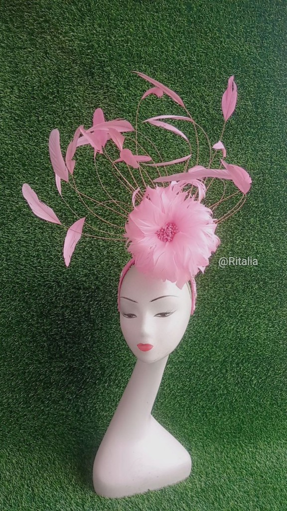 CraftRitalia's tweet photo. Ritalia Percher Headpiece ,We Design In Your Preferred Colors/Styles.
#fascinator #headpiece #Coronation #KingCharlesIII #KingsCoronation #weddingfascinator #fashiondesigner #millner #portharcourtmilliner #Nigeriamilliner #coronationfascinator https://t.co/yS7I6E2cB3