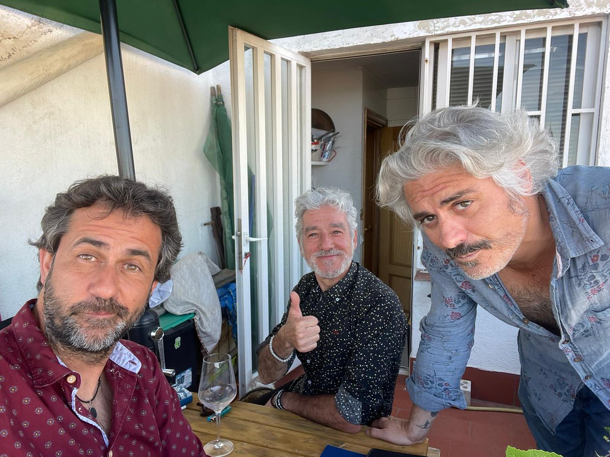 PazosSergio's tweet photo. Se vienen "cosas" chuliñas @diegogalaz76 de #fetenfeten y @alfredotobia #proyectos #teatroymusica #ilusion #atopedepower https://t.co/5FgSDLIz2x