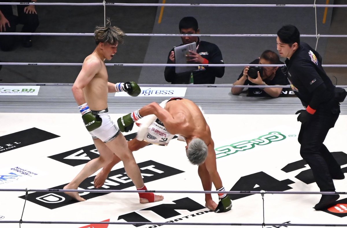 f6p6u's tweet photo. 実は木村ケルベロス足の骨折れてたんです。正直階級差もあるし勝ち目無いと思ってた。折れた足で何故勝てたかと言うとケルベロスは自分に勝ったんです。だから試合で勝てたんです。 #RIZIN #斎藤裕語録 https://t.co/77YA9VUPGo