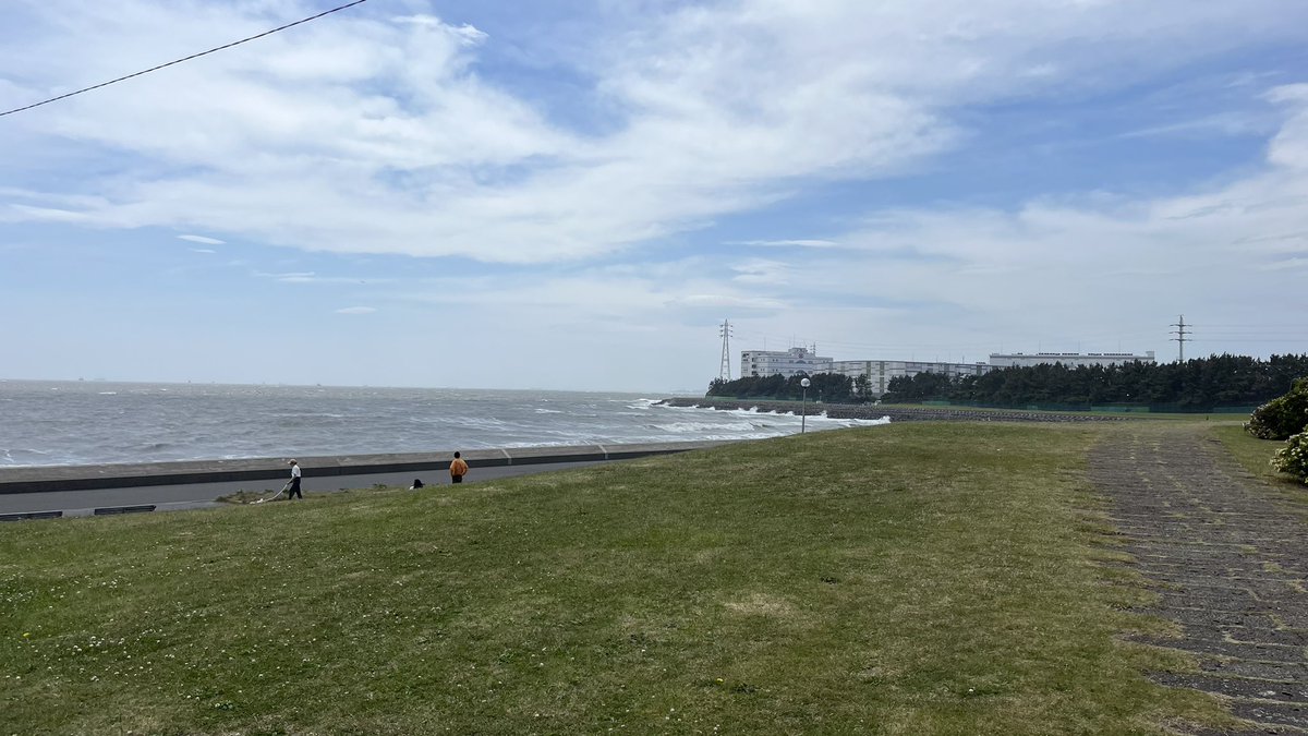 itchii27's tweet photo. 屋外ミニ四駆♪♪
路面コンディションや強風も含めて、みんなと喋りながらとても楽しめました^_^
ご一緒させてくださったみなさん、ありがとうございました^_^ https://t.co/AGLLWJI456