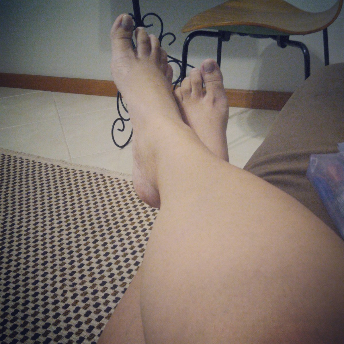 MandyMarry10's tweet photo. Descansar. Porque eu mereço.
#pés #packdm
#sabadou
#fds
#packs18
#feet #USA #London https://t.co/CXQSo9ZNwW