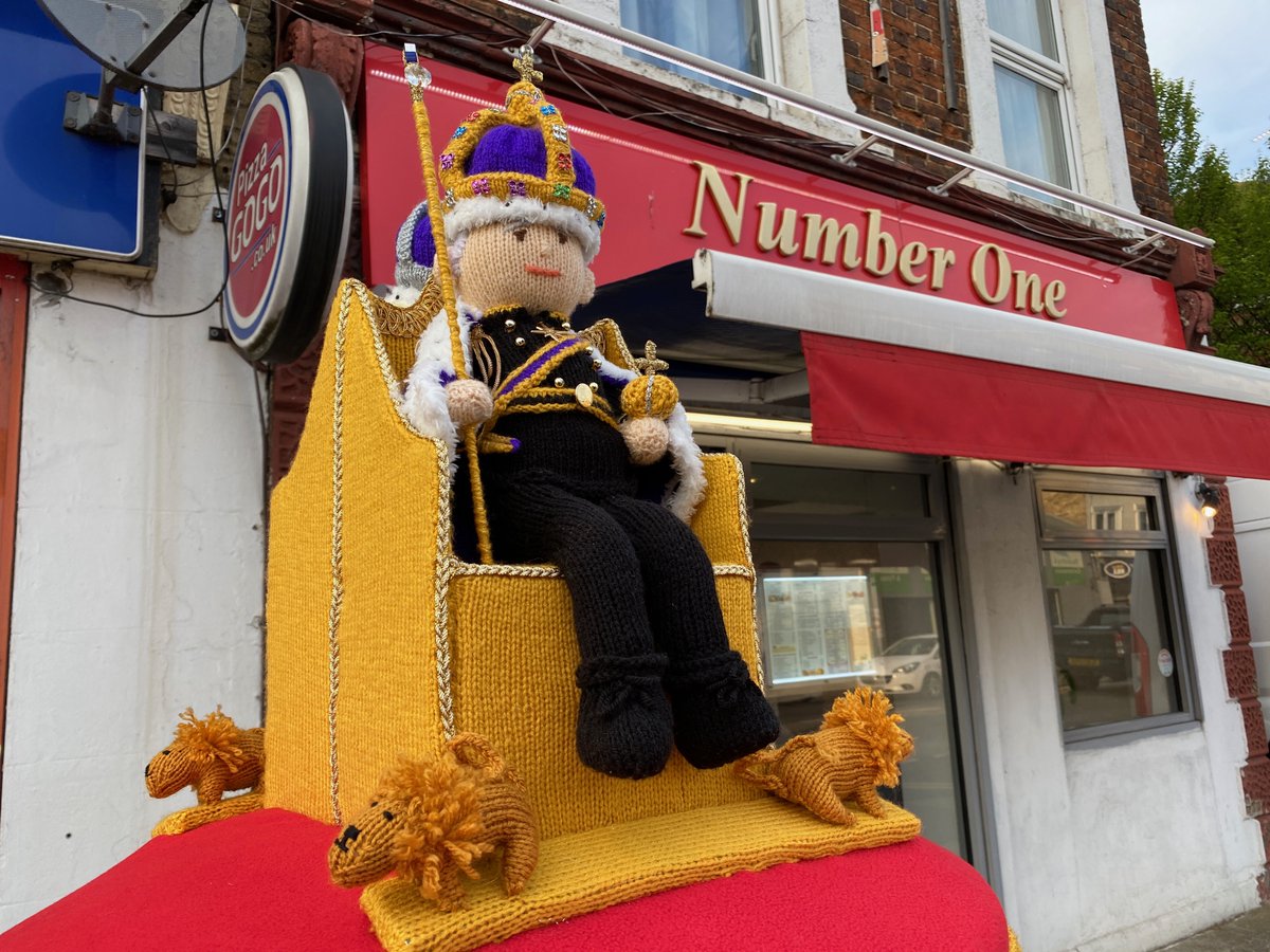 Yarn Bomber tweet media