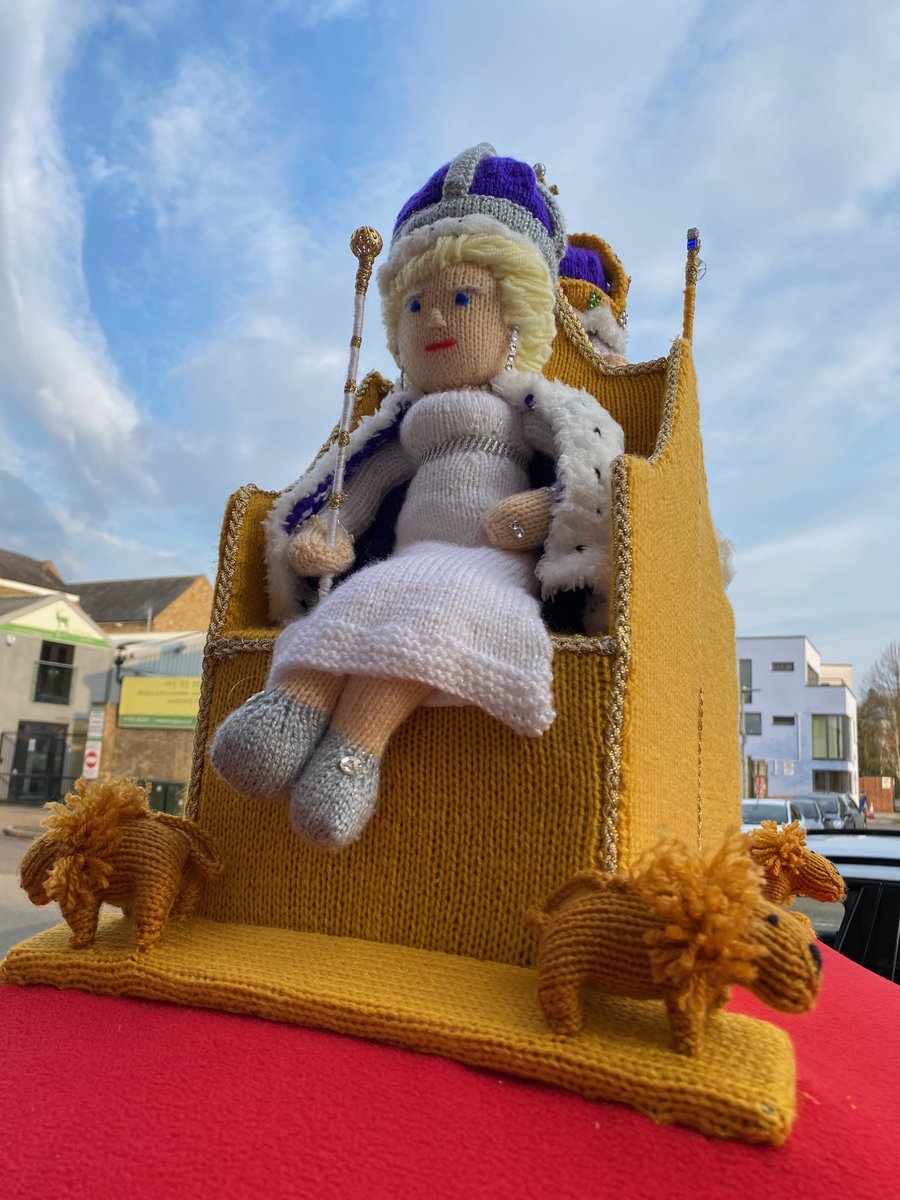 Yarn Bomber tweet media