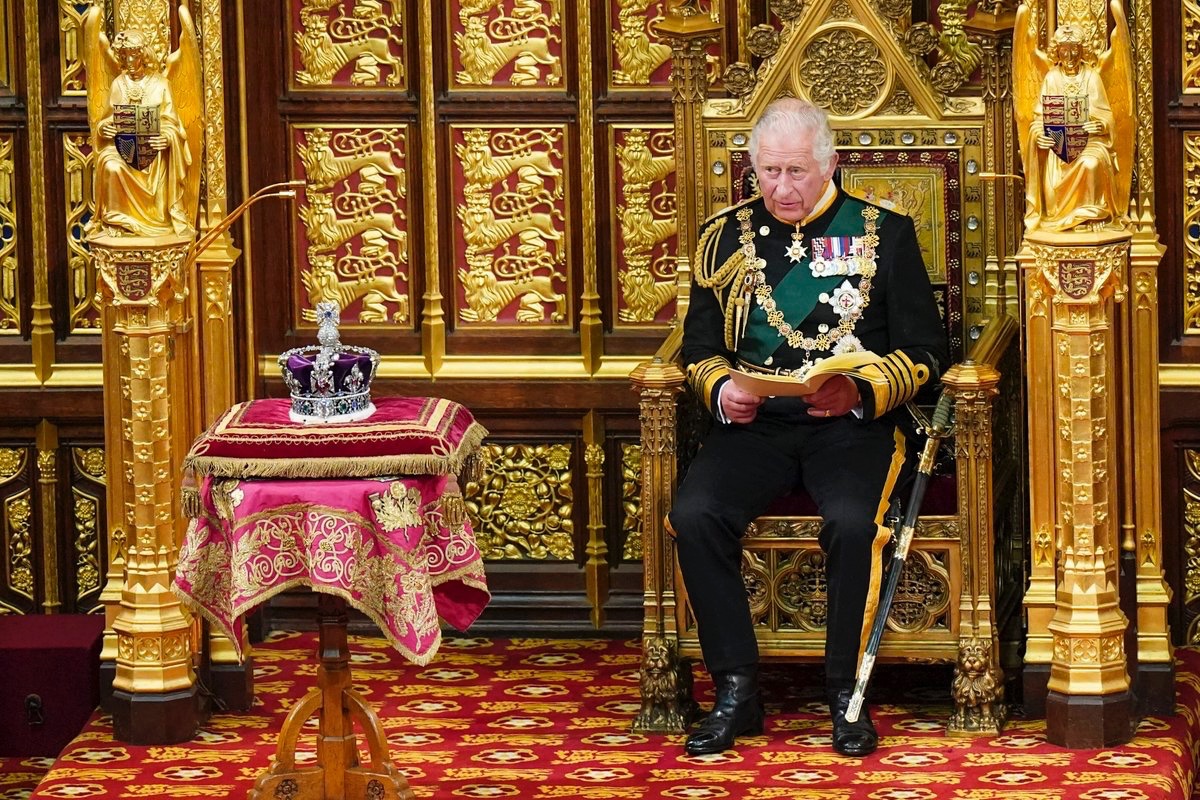 kennardmatt's tweet image. The establishment wants you to drink up the fantasy the Monarchy embodies the “best of Britain”. It’s the opposite. 

It’s the enduring embodiment of the worst of Britain: inherited wealth + privilege, a rigid class system, structural racism, imperialism, and unaccountable power.