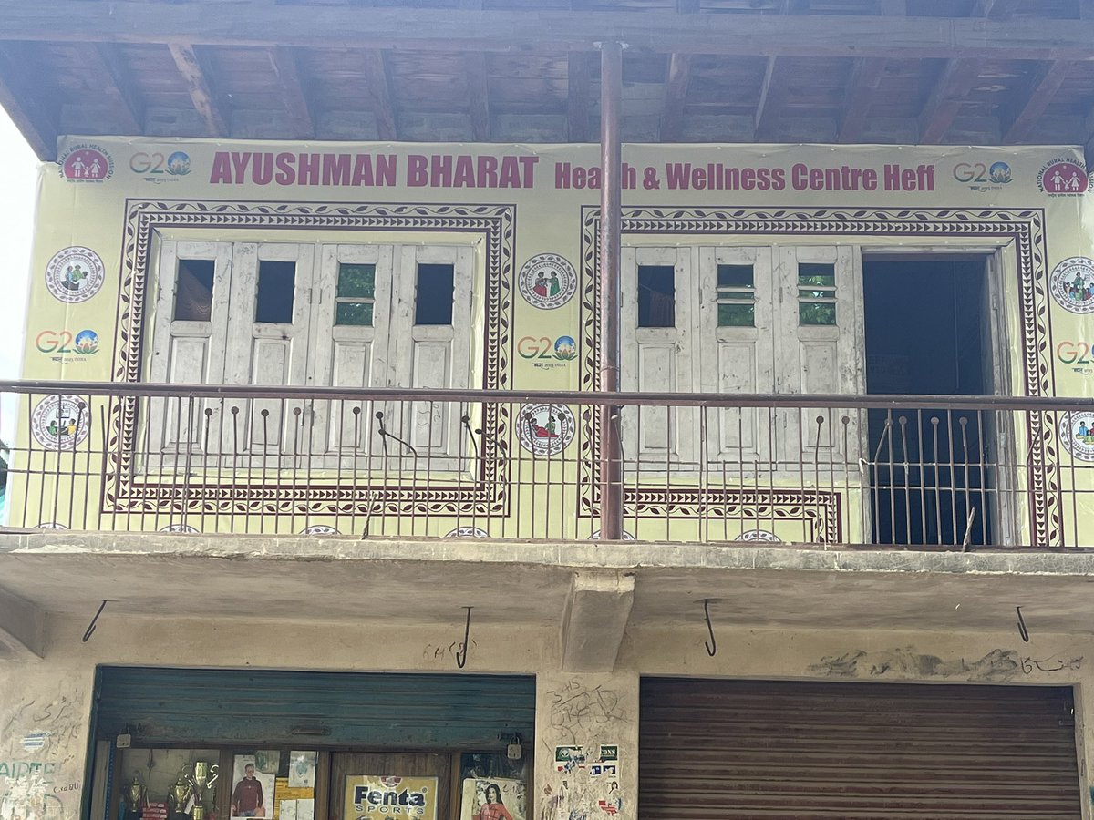 SameerLone88's tweet photo. Good to see the sub center #Heff being upgraded to #HWC, minus the facilities and infrastructure; only the color and signage has been upgraded.
@dmshopian @FazLulhaseeb @DHSKashmir @MoHFW_INDIA @AyushmanNHA https://t.co/wJySOa5CRe