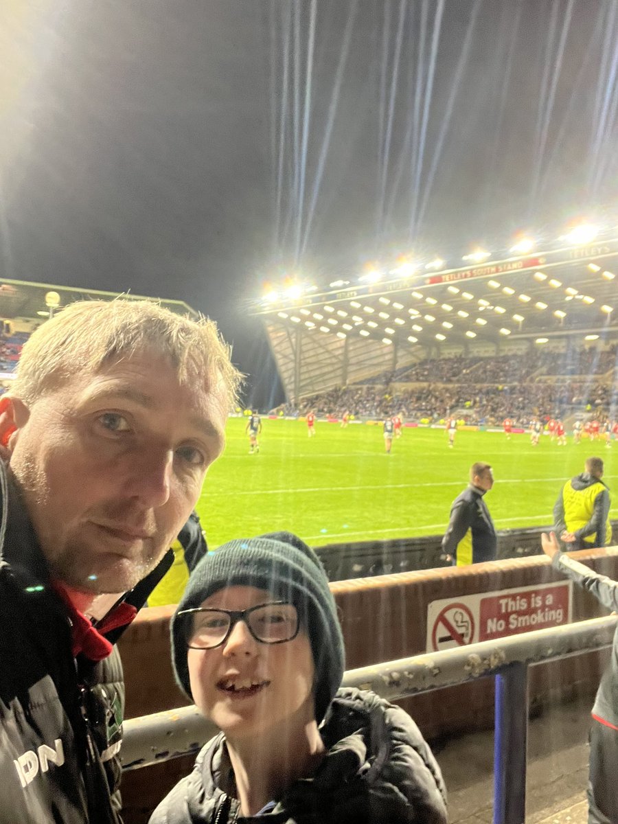 Hickmao's tweet photo. Great win last night @SalfordDevils 👏🏉🌙 #greatestgameofall https://t.co/ASKgRh7Tjs