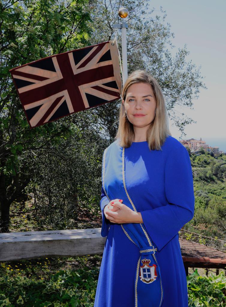 PrincSeborga's tweet photo. Oggi รจ il giorno della solenne incoronazione di Re Carlo III ed anche qui a Seborga si percepisce un certo โEnglish moodโโฆ ๐
God save the King! ๐ฌ๐ง๐๐๐ป
.
๐ท Ph.: Kaidi-Katariin Knox
.
#seborga #principatodiseborga #principessadiseborga #principessanina #ninadiseborga #princessnina #coronationday #coronationweekend #coronation #kingcharlesiii #charlesiii #unitedkingdom