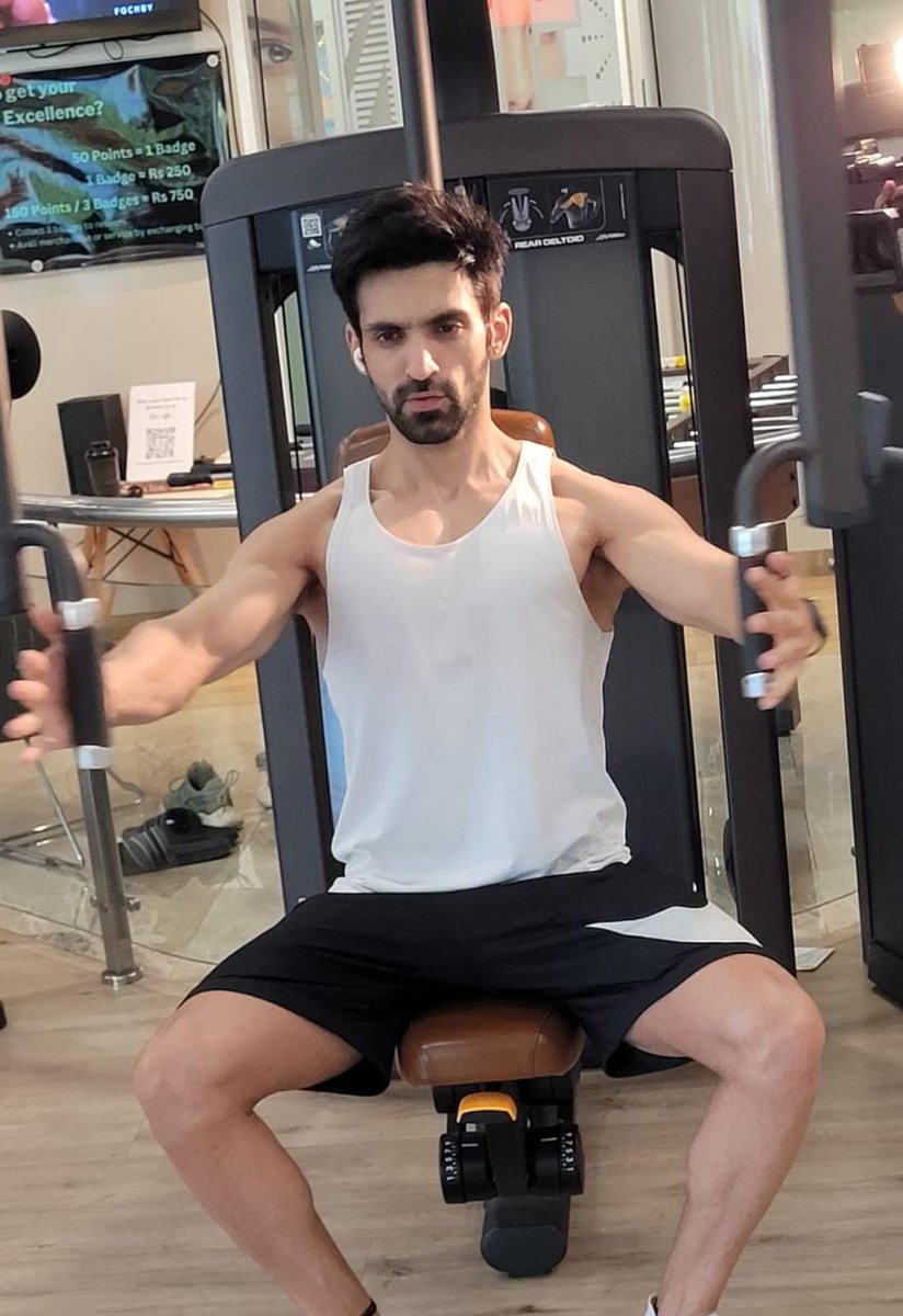 india_telly's tweet image. Sweat + Pain = Hot!
Actor Arjit Taneja making it happen. Shocking Everyone🌡️

#arjittaneja #workoutmode #workout #KhatronkeKhiladi  #gym #motivation #hot #pictureoftheday #explorepage