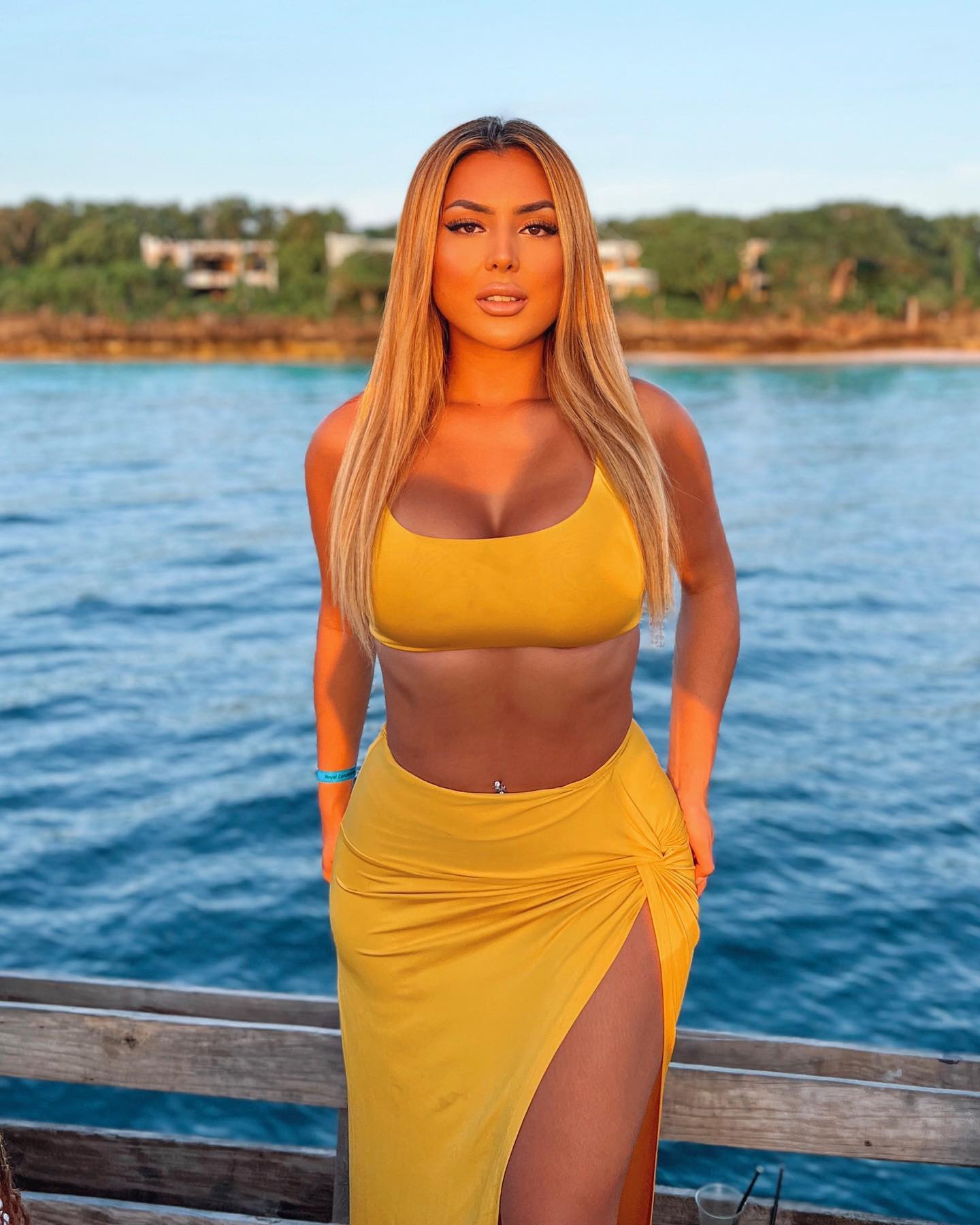 A N G E L S on X: 𝐬 𝐮 𝐧 𝐬 𝐞 𝐭 🌅🌎🥰 . . . . . #Repost 📸 | ( @ mayahart_xx ) . . . . . #angel #