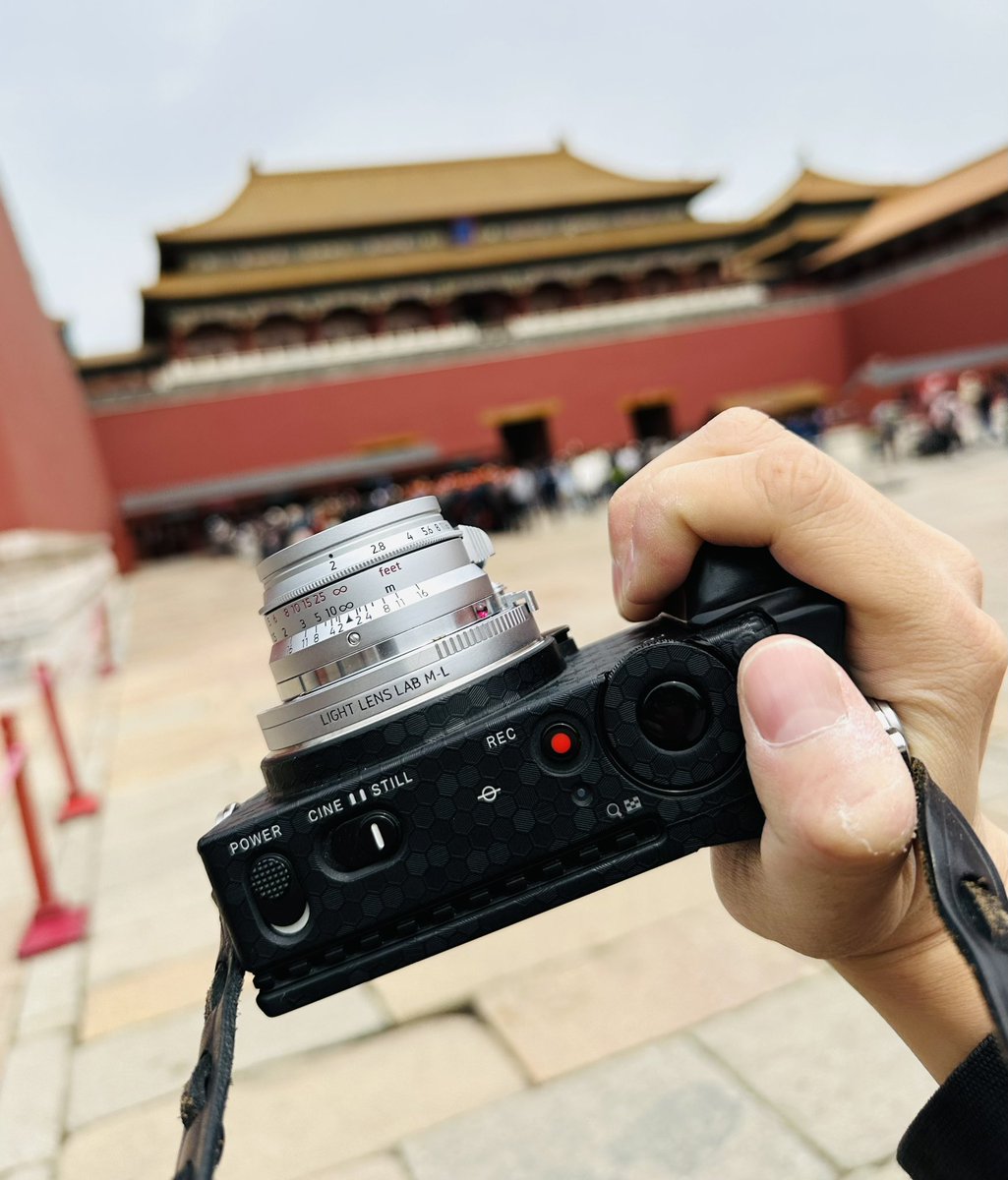 ShotenKobo's tweet photo. 周八枚 in 紫禁城 🎞️ 📸
#lightlenslab
#lll35 
#lll35mmf2 
#8element 
#8枚玉 
#8枚玉ズミクロン35mmf2の復刻版 
#周八枚 
#summicron35
#summicron1st https://t.co/LX4ubym4Ek