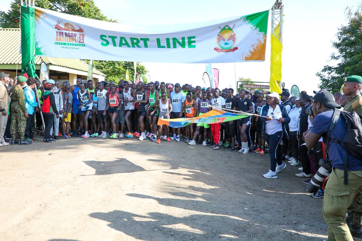 HomaBayCountyKE's tweet photo. @gladyswanga hoisted the flag for the first-ever #RumaMarathon, a conservation initiative for the exceptional wildlife in #RumaNationalPark. Let's make a lasting impact together! ๐โโ๏ธ๐ #SaveTheRoanRun" https://t.co/s1QBgObiRy