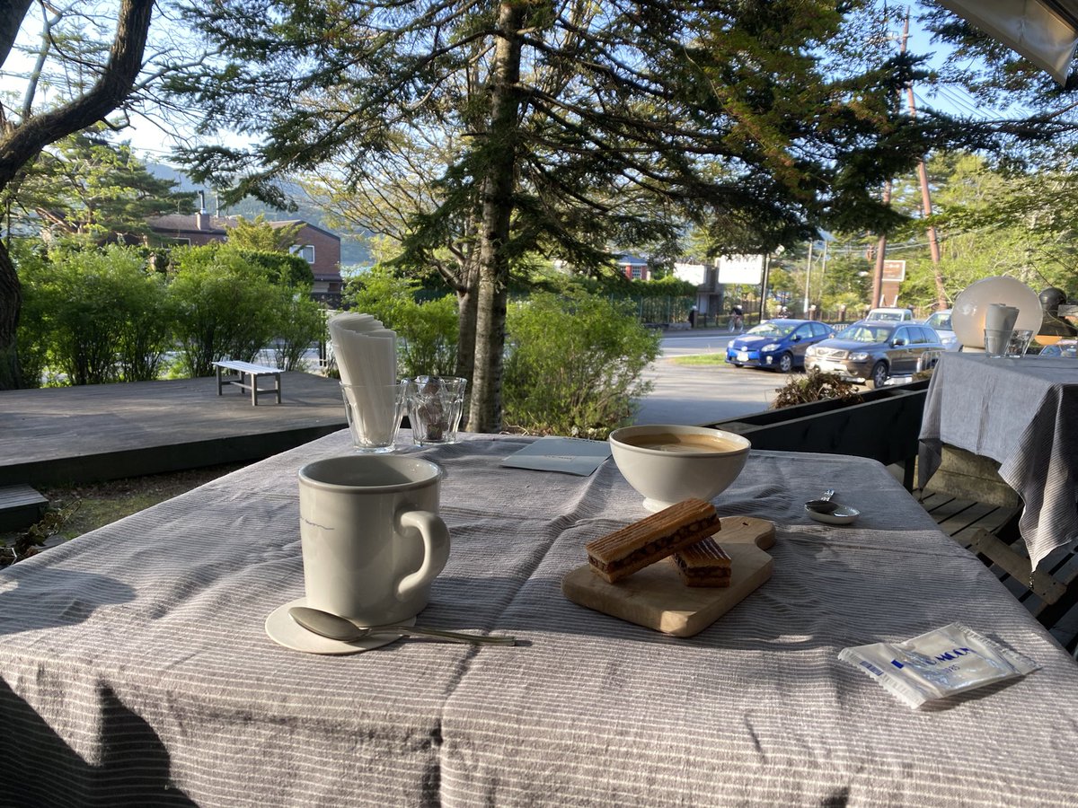 河口湖を自転車で一周した。富士山見ながらのサイクリングは最高だった。