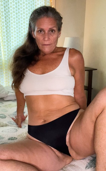 Watch lisaamelk's leaked NSFW photo on TwXstars